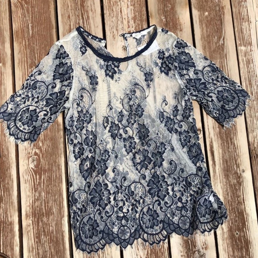 Maurice’s size medium new with tags lace shirt